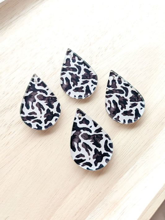 Clear Acrylic - 4cm Teardrop - 1 Hole - Safari - 07