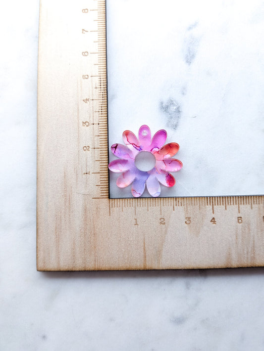 Clear Acrylic - 3cm Daisy with a large hole - 1 Hole - Alcohol Ink- 14