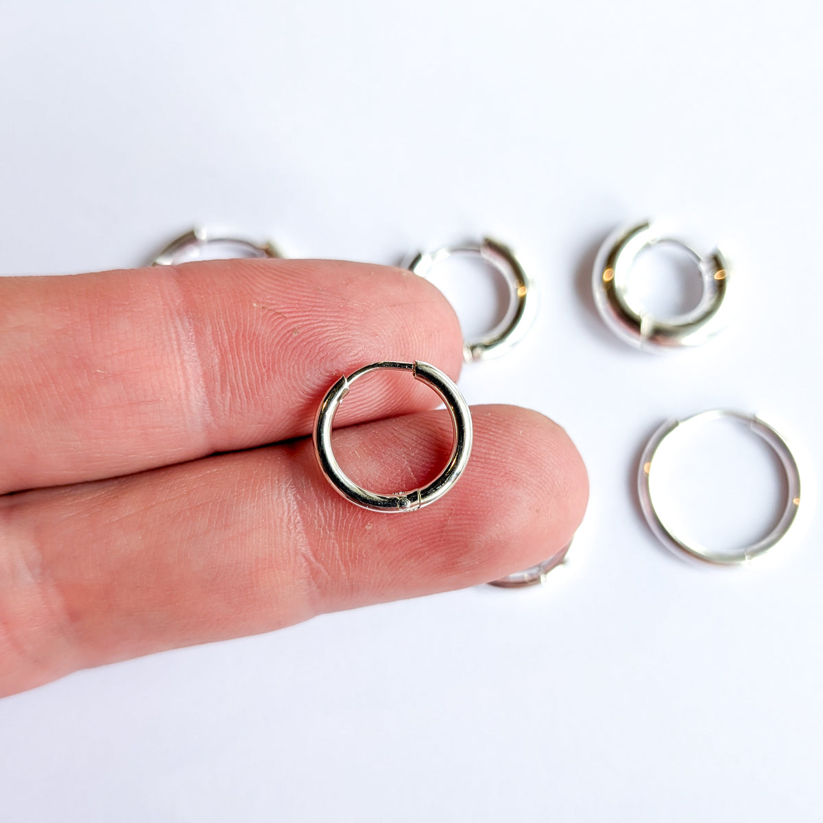 14mm Silver Circle Huggie Earrings - 1.6mm Thick - Stainless Steel (304) - 10 Pieces