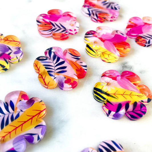 Clear Acrylic - 3cm - Flower 2 - 1 Hole - Bold Floral - 92