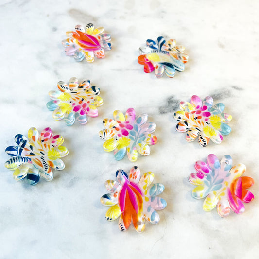 Clear Acrylic - 3cm - Daisy - 1 Hole - Bold Floral - 80