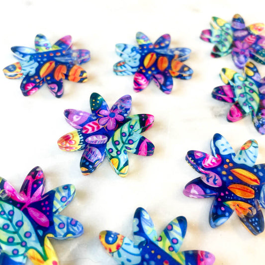 Clear Acrylic - 3cm - Flower 4 - 1 Hole - Bold Floral - 94
