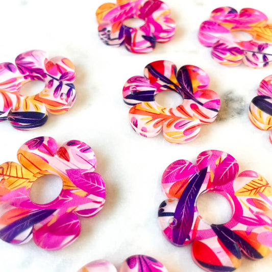 Clear Acrylic - 3cm - Flower 2 with large hole - 1 Hole - Bold Floral - 91