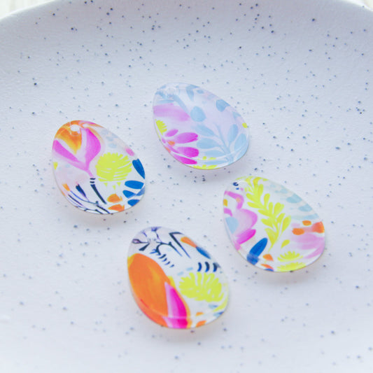 Clear Acrylic - Egg - 3x2cm - 1 Hole - Bold Floral - 80