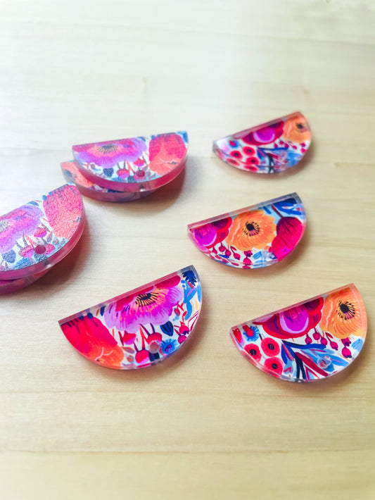 3x1.5cm - Semi Circle - Clear Acrylic - 1 Hole at Top - Bold Floral - 64