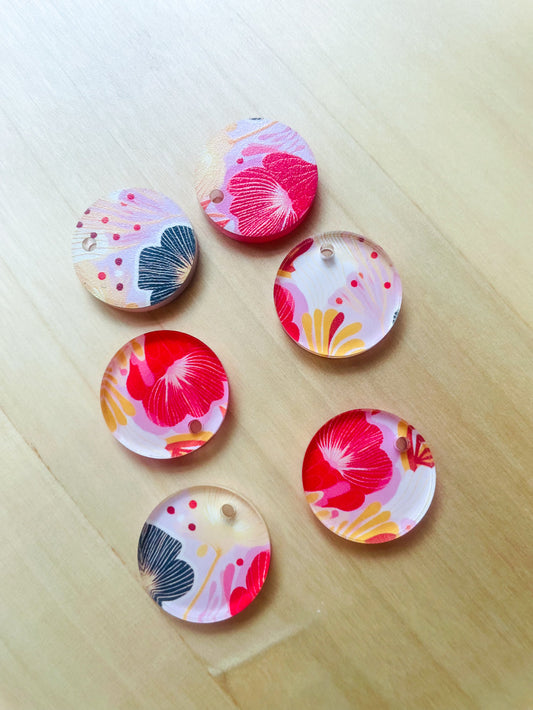 Clear Acrylic - 2cm Circle - 1 Hole - Abstract Floral - 27