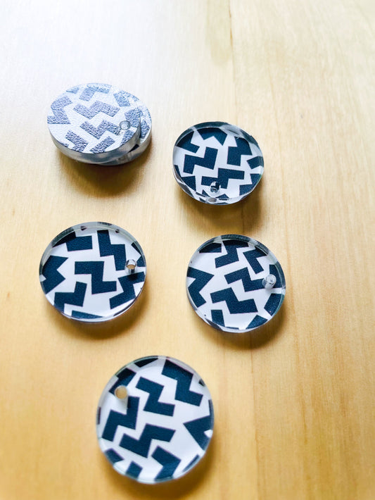 Clear Acrylic - 2cm Circle - 1 Hole - Black and White - 10