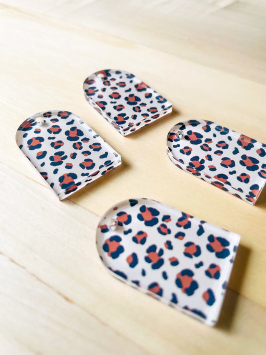 2x3cm - Arch - Clear Acrylic - 1 Hole at Top - Leopard - 63