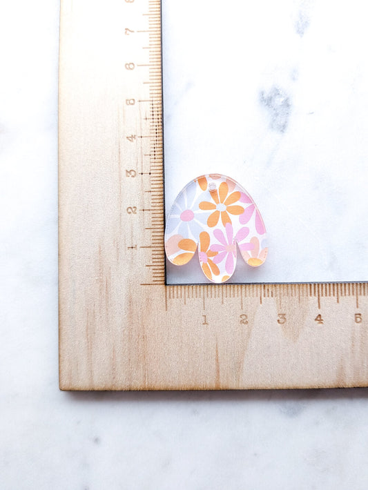 Clear Acrylic - 3cm Boho Flower - 1 Hole - Abstract Floral - 54