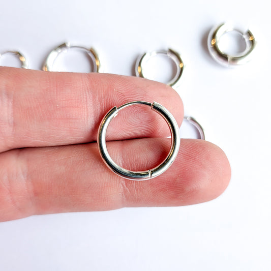 18mm Silver Circle Huggie Earrings - 2mm Thick - Stainless Steel (304) - 10 Pieces
