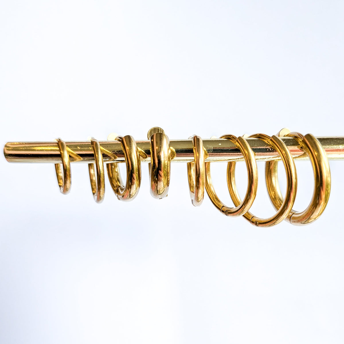 20mm Gold Circle Huggie Earrings - 3mm Thick - Stainless Steel (304) - 10 Pieces