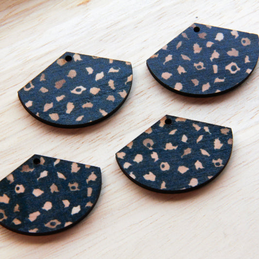 Wood - Fan Shape - 1 Hole - Transparent print - Leopard - 69