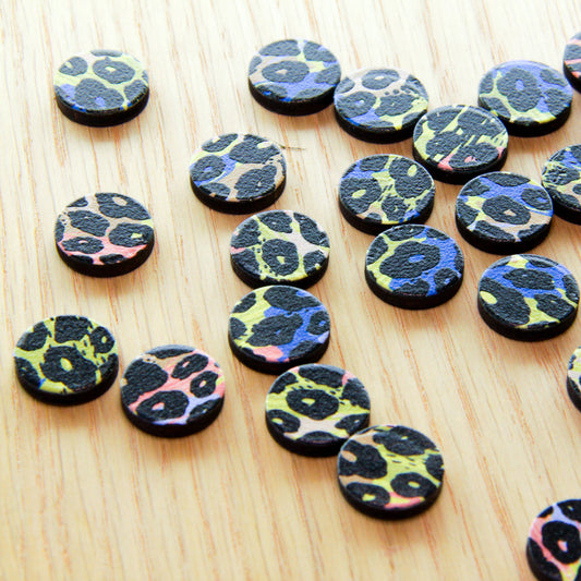 UV printed wood earring studs - 15mm circle, Leopard - jewellery making