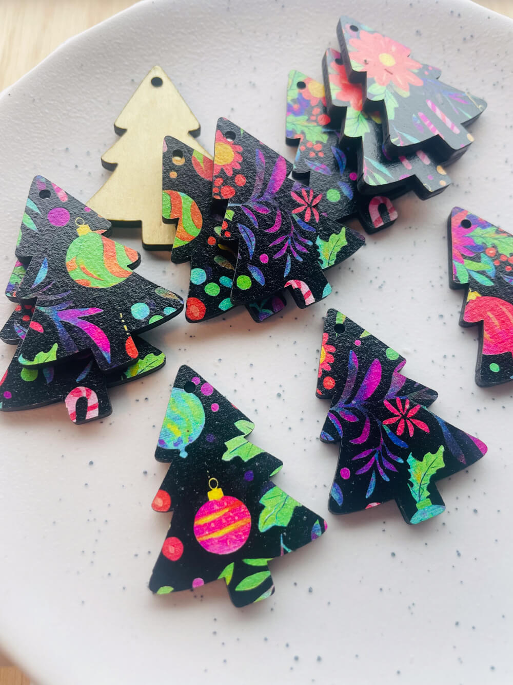 UV printed wood earring blanks - 4cm tree, Christmas - jewellery making