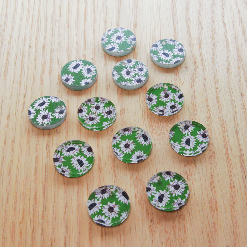 Clear Acrylic - 2cm Circle - 1 Hole - Sunflower - 09