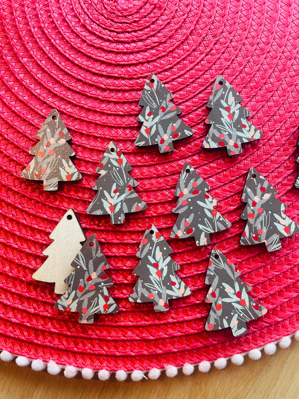 UV printed wood earring blanks - 4cm tree, Christmas - jewellery making