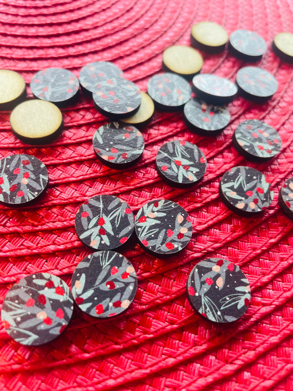 UV printed wood earring studs - 15mm circle, Christmas - jewellery making