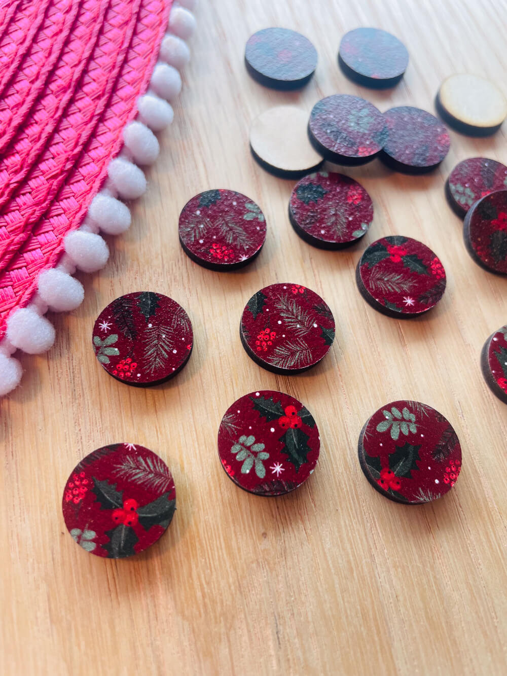UV printed wood earring studs - 15mm circle, Christmas - jewellery making
