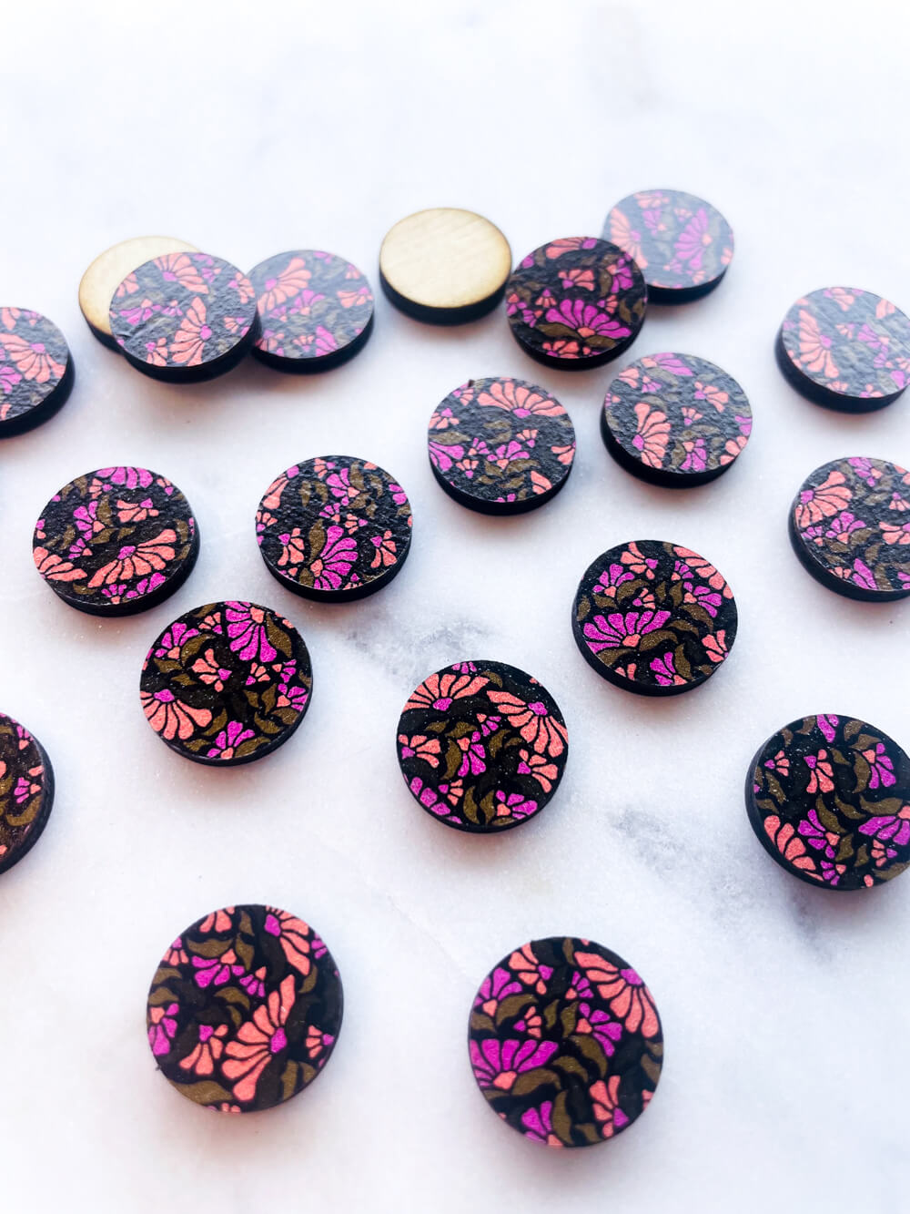 Wood - 15mm Circle- Studs - Abstract Floral - 32