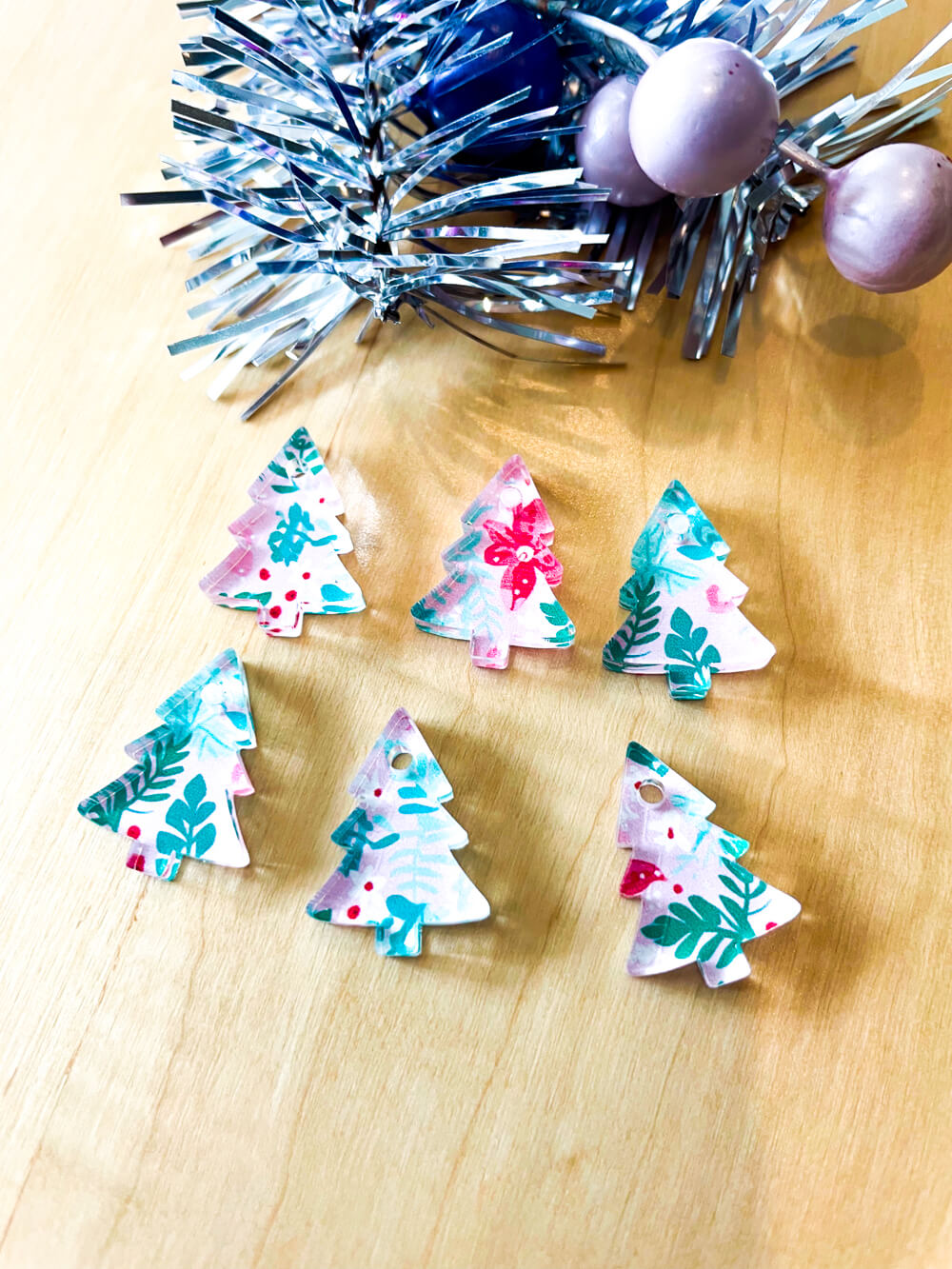 UV printed clear acrylic earring blanks - 2cm tree, Christmas - jewellery making