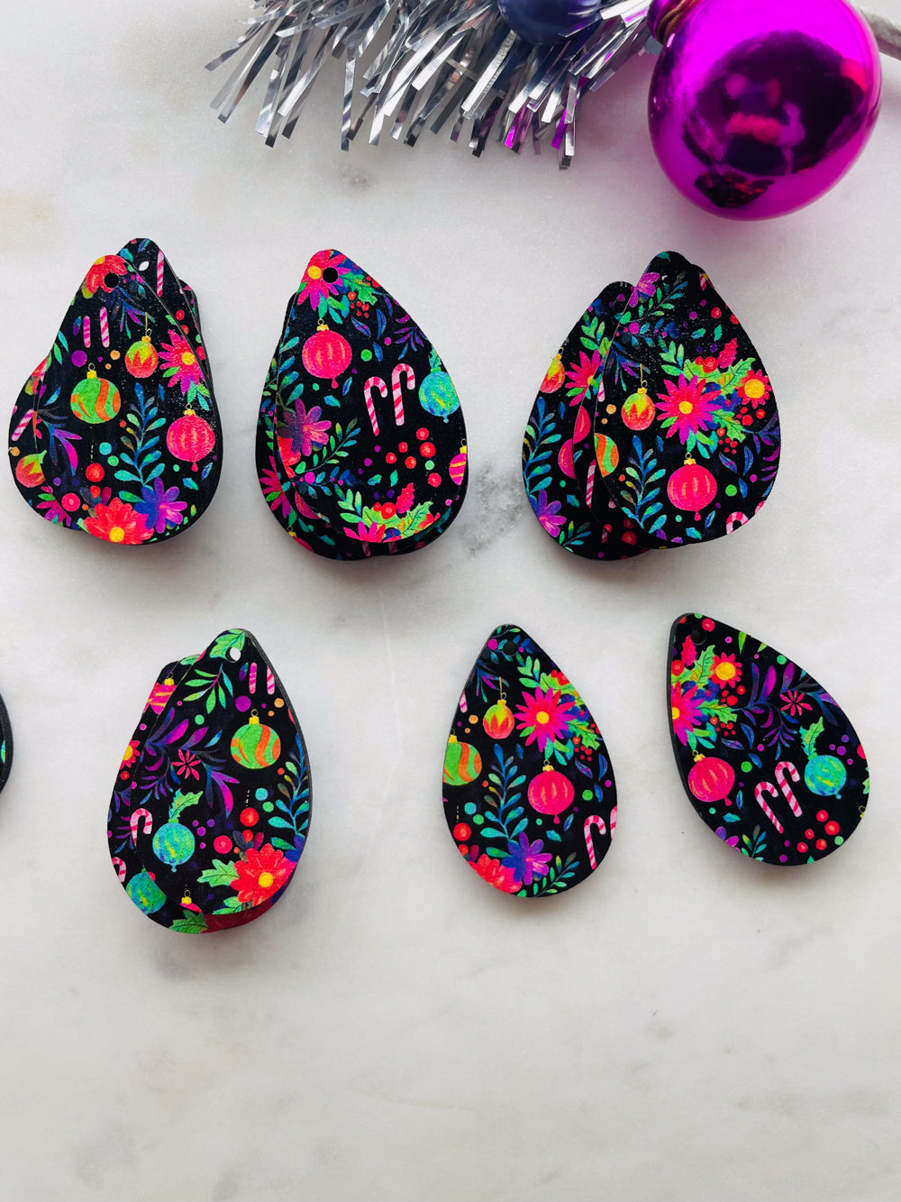 Wood - 4cm - Teardrop 2- 1 Hole - Christmas - 307