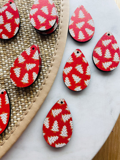 Wood - 4cm - Teardrop 2 - 1 Hole - Christmas - 320