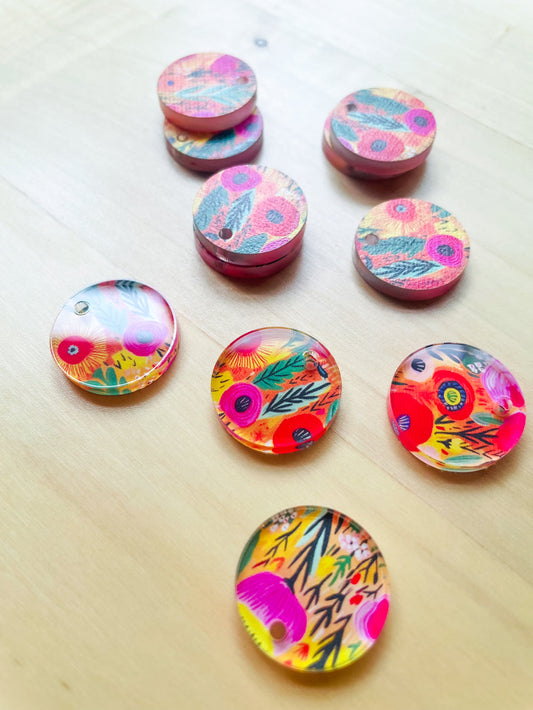2cm Circle - Clear Acrylic - 1 Hole - Bold Floral - 74