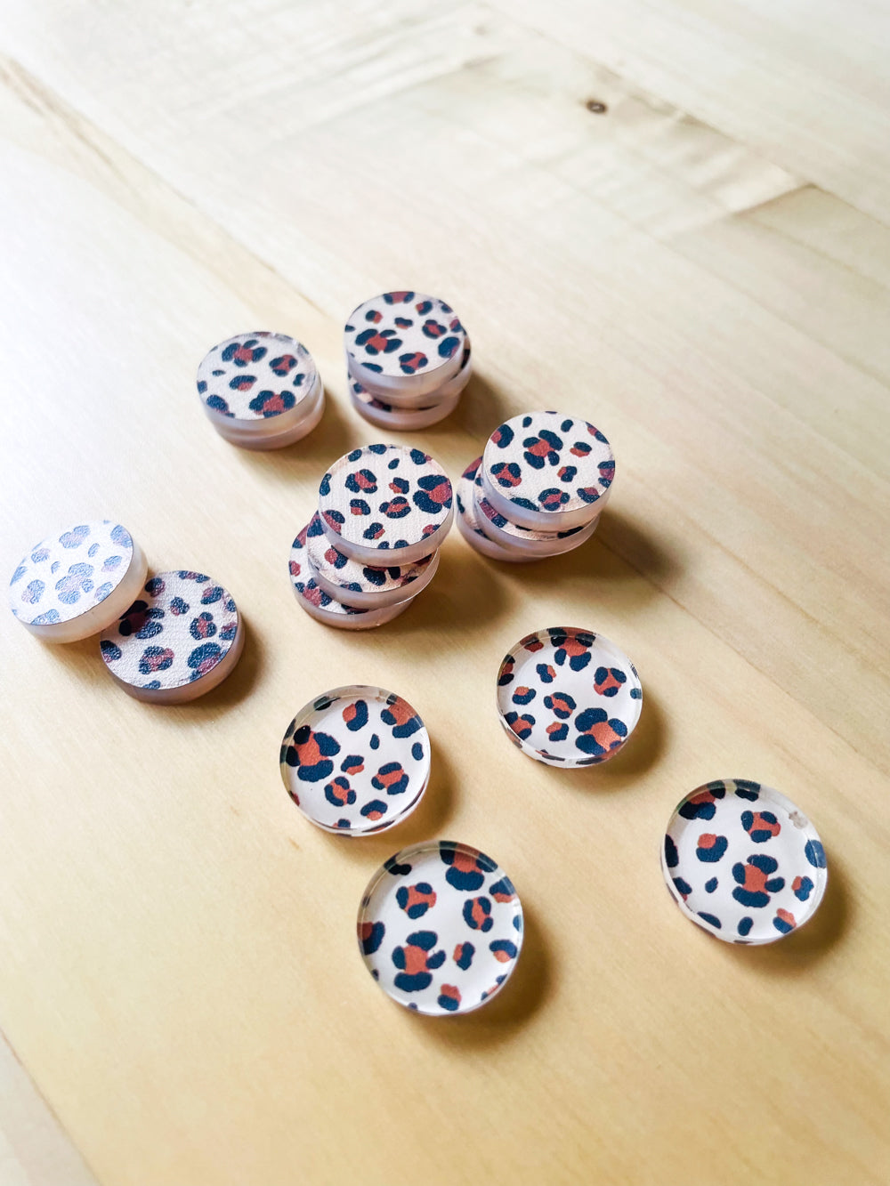 Clear Acrylic - 1.5cm Circle - Studs - Leopard - 63
