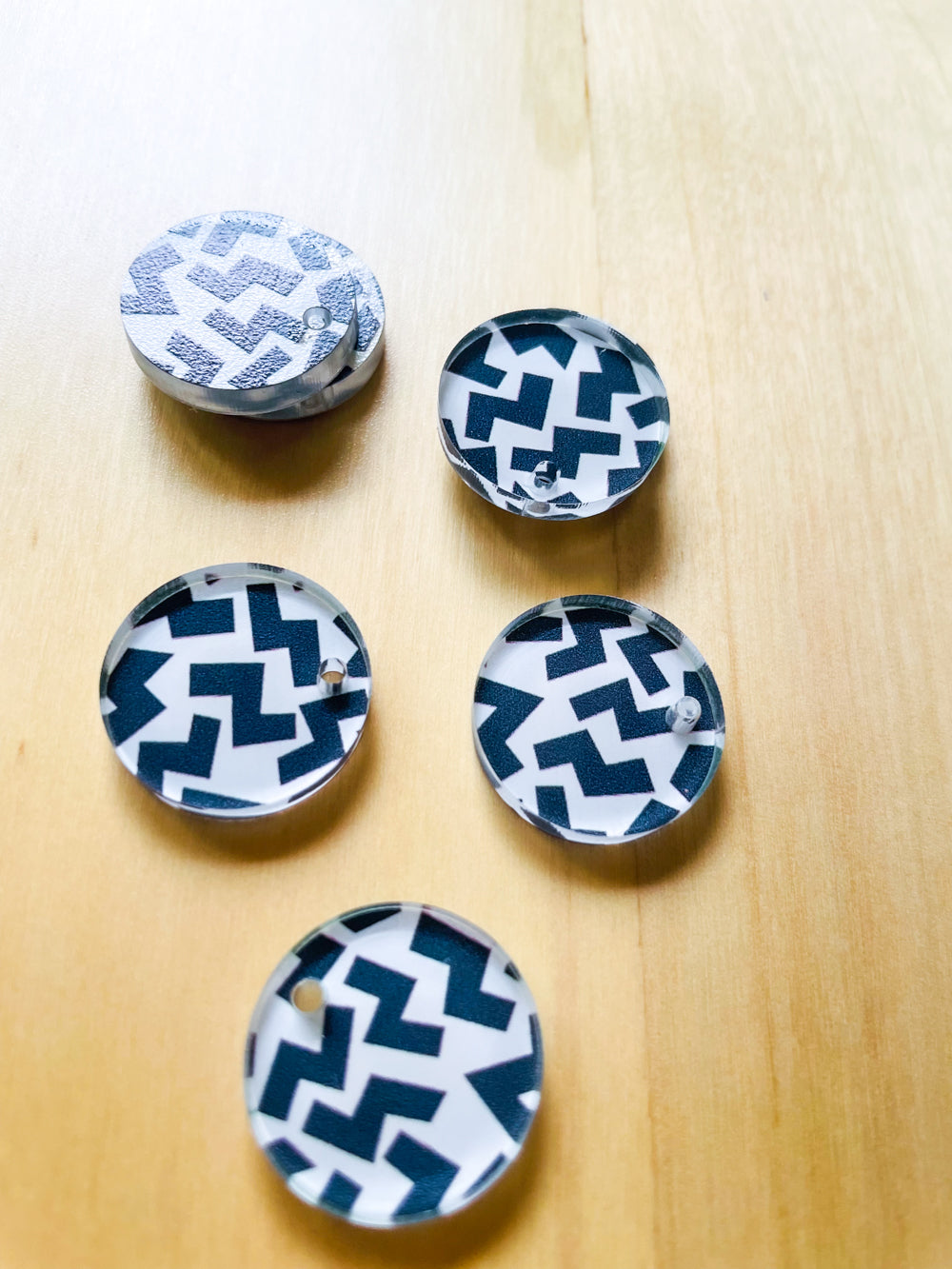 1.5cm Circle - Studs- Clear Acrylic - Black and White - 10