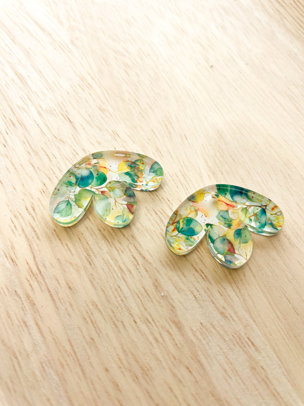 Half Flower - 3 x 2.1cm - Clear Acrylic - 1 Hole -  Australian Native - 19