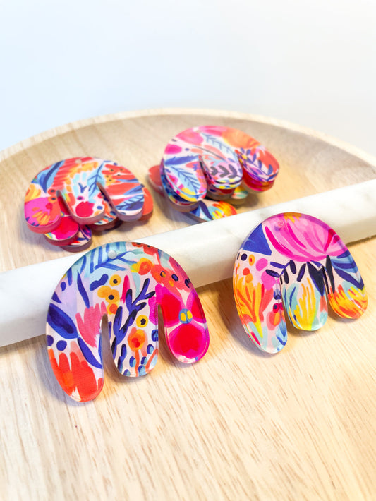 Boho Shape -  4x3.6cm - Clear Acrylic - 1 Hole - Bold Floral - 53